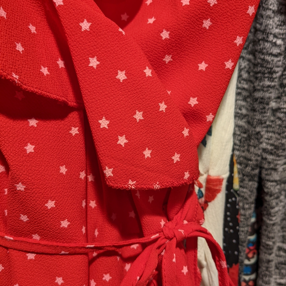 Red Star-Patterned Mini Dress - Picture 2 of 3